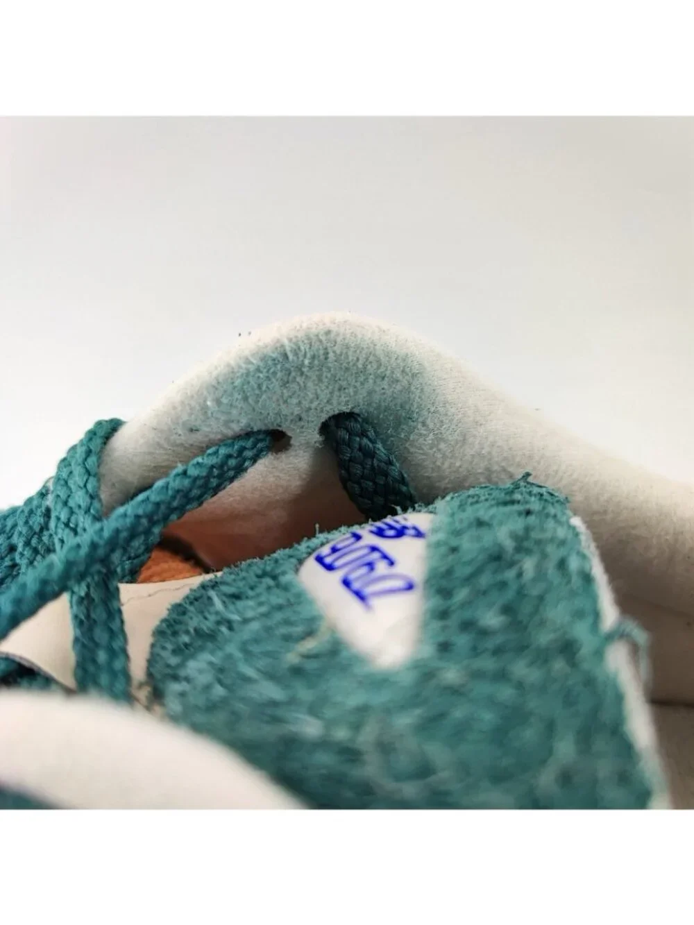 New Balance 9060 Women's 6.5 US Sneakers Suede Green GC9060GP